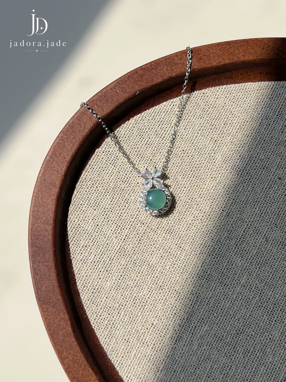 Princess Blue Cabochon Pendant | 公主蓝翡翠蛋面吊坠