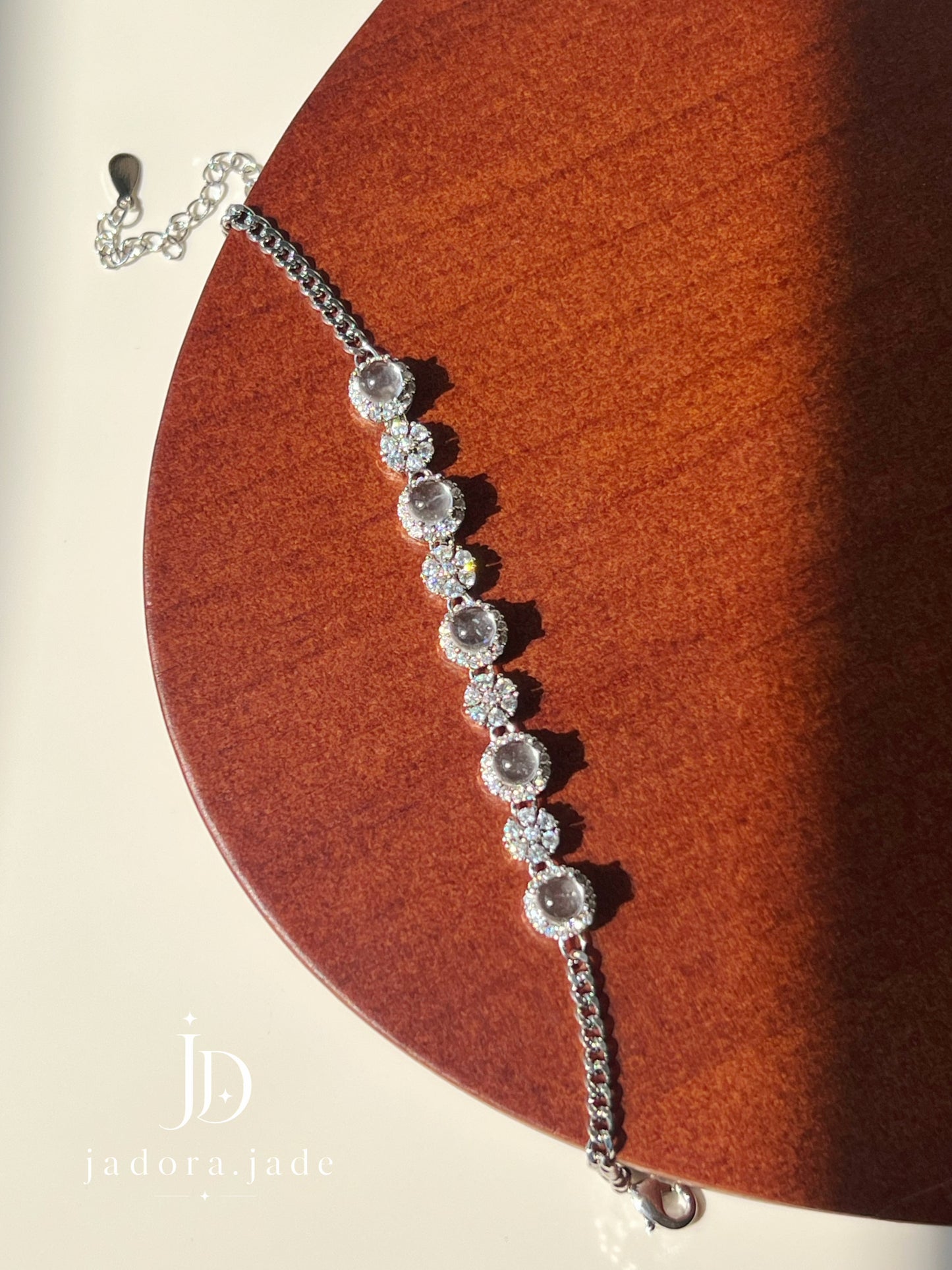 Winter Clear Cabochon Jade Necklace | 冬日冰透翡翠蛋面手链
