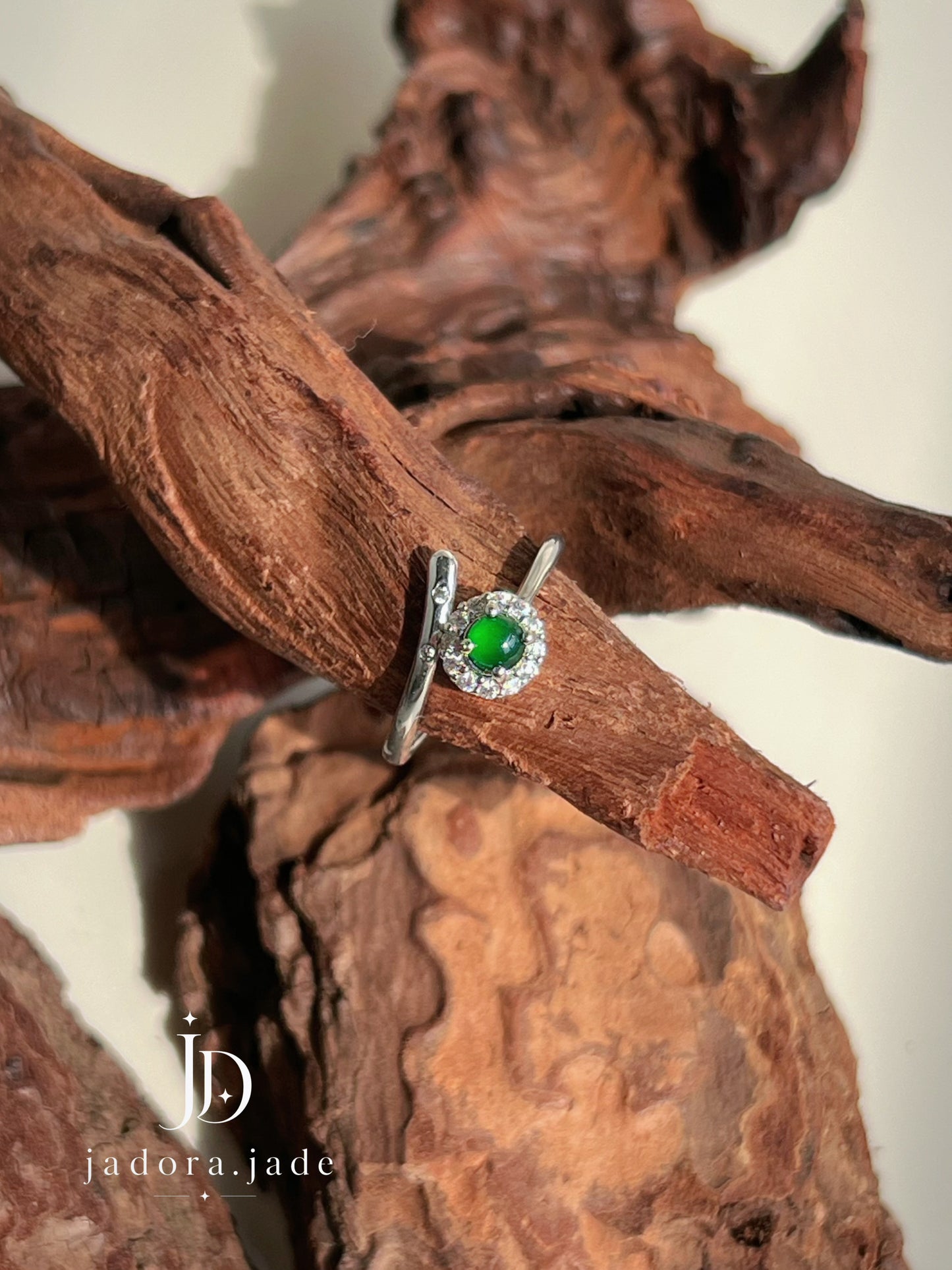 Green Marquise Jade Ring (NO CERT) | 翠绿马眼翡翠戒指(无证书)