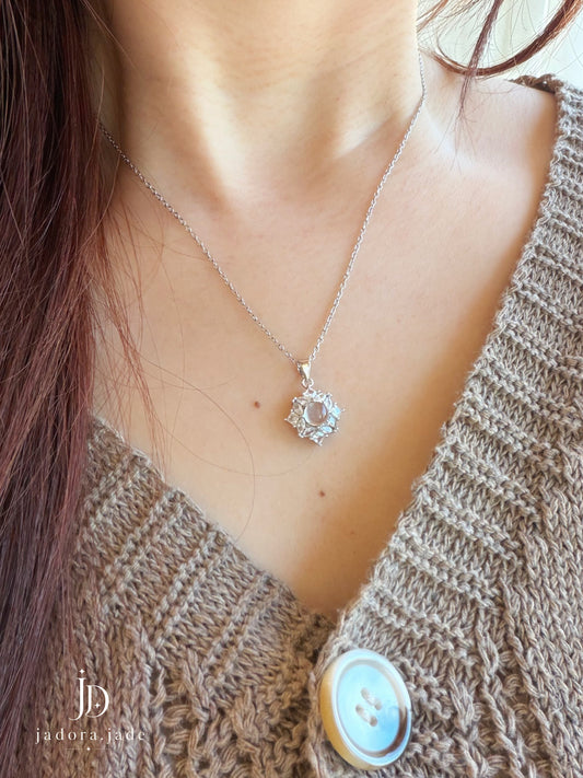 Morning Bloosom Jade Pendant | 晨花翡翠吊坠