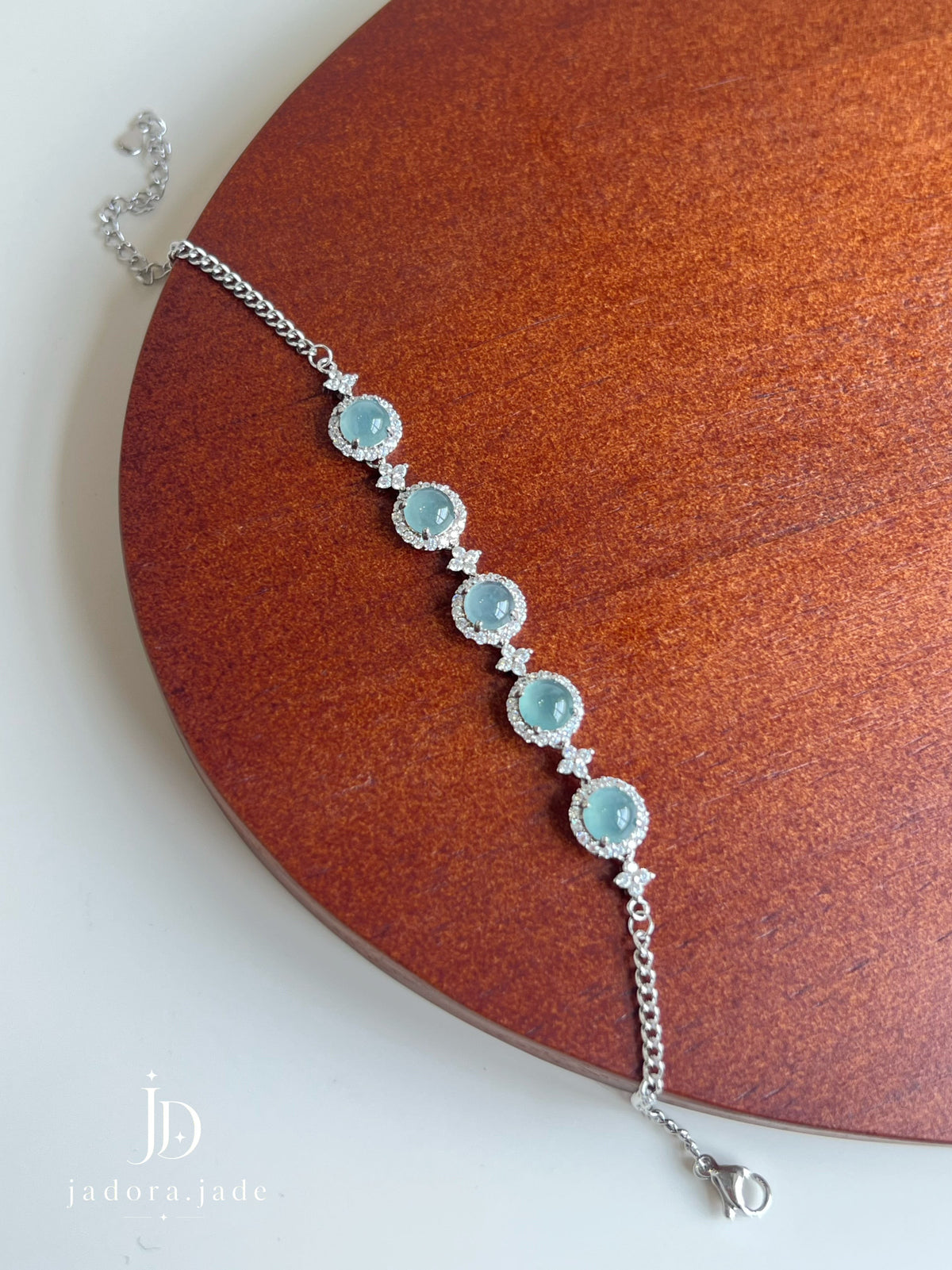 Grande Ice Blue Cabochon Bracelet | 奢华冰蓝翡翠蛋面手链