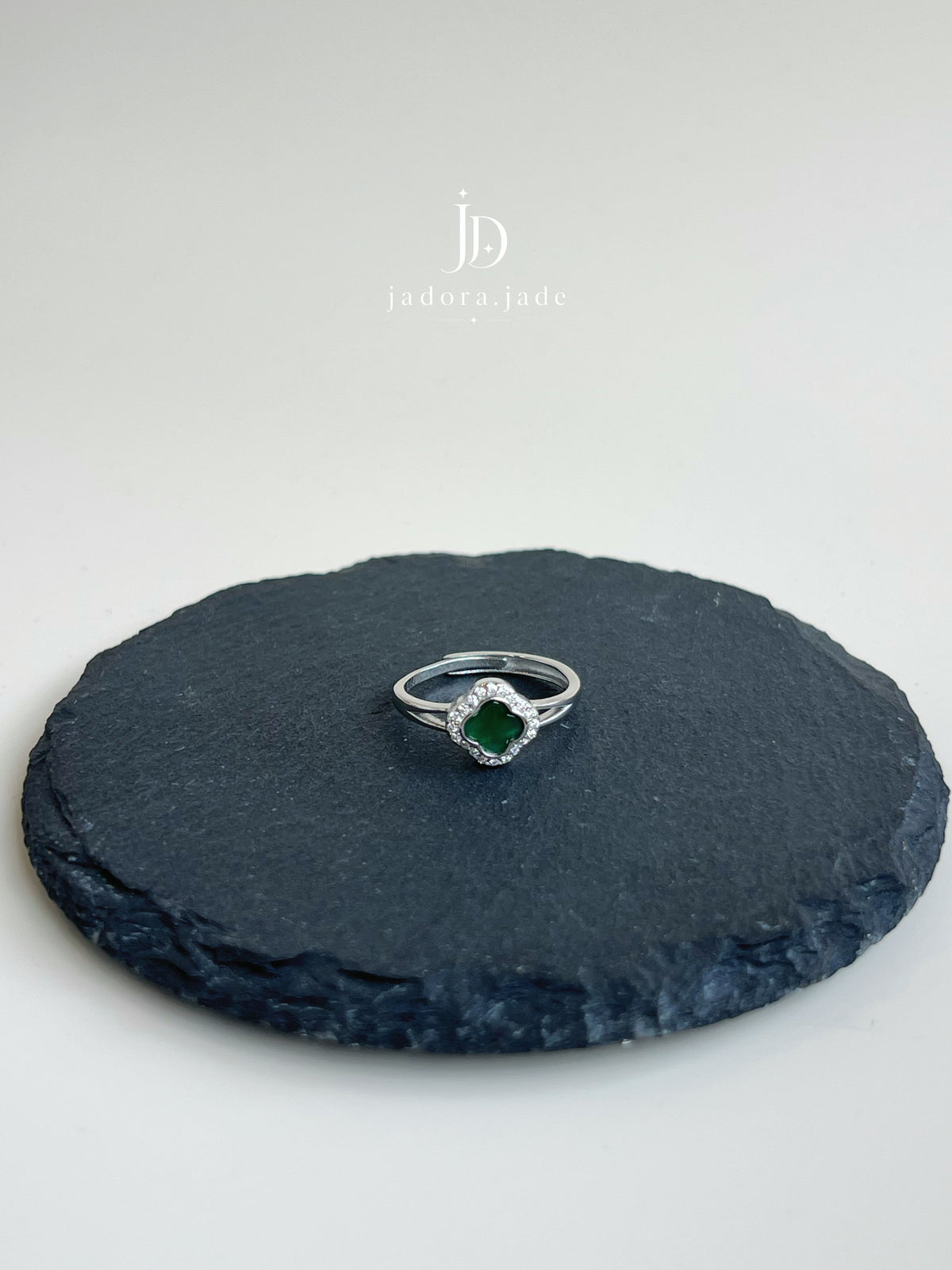 Si Ye Na Fu 四叶纳福 | Jade Ring