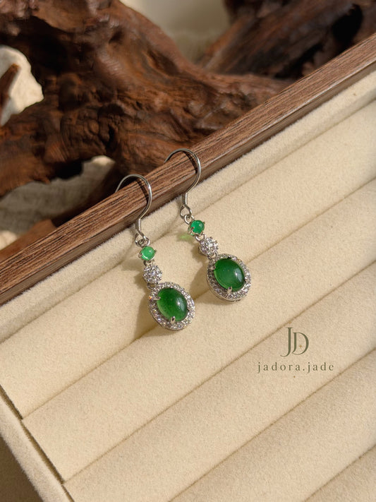 Vivid Imperial Green Jade Earring | 鲜翠帝王绿翡翠耳环