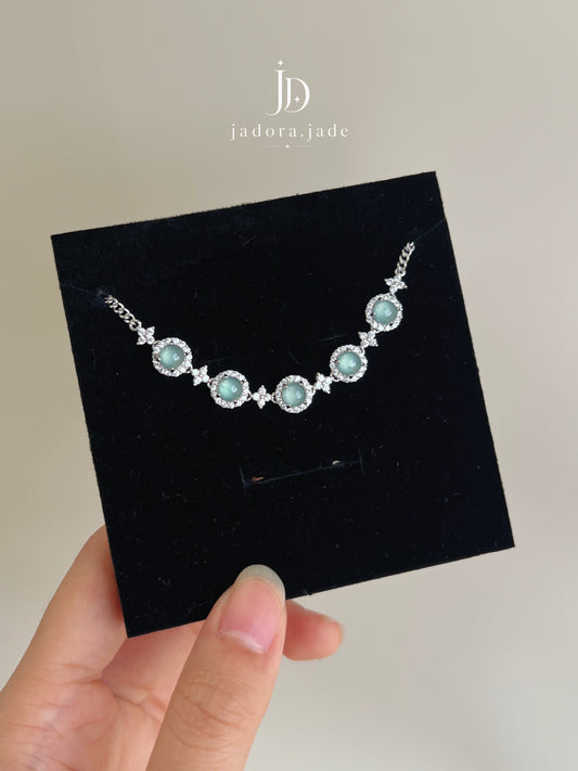 Signature Ice Blue Cabochon Bracelet | 臻选冰蓝翡翠蛋面手链