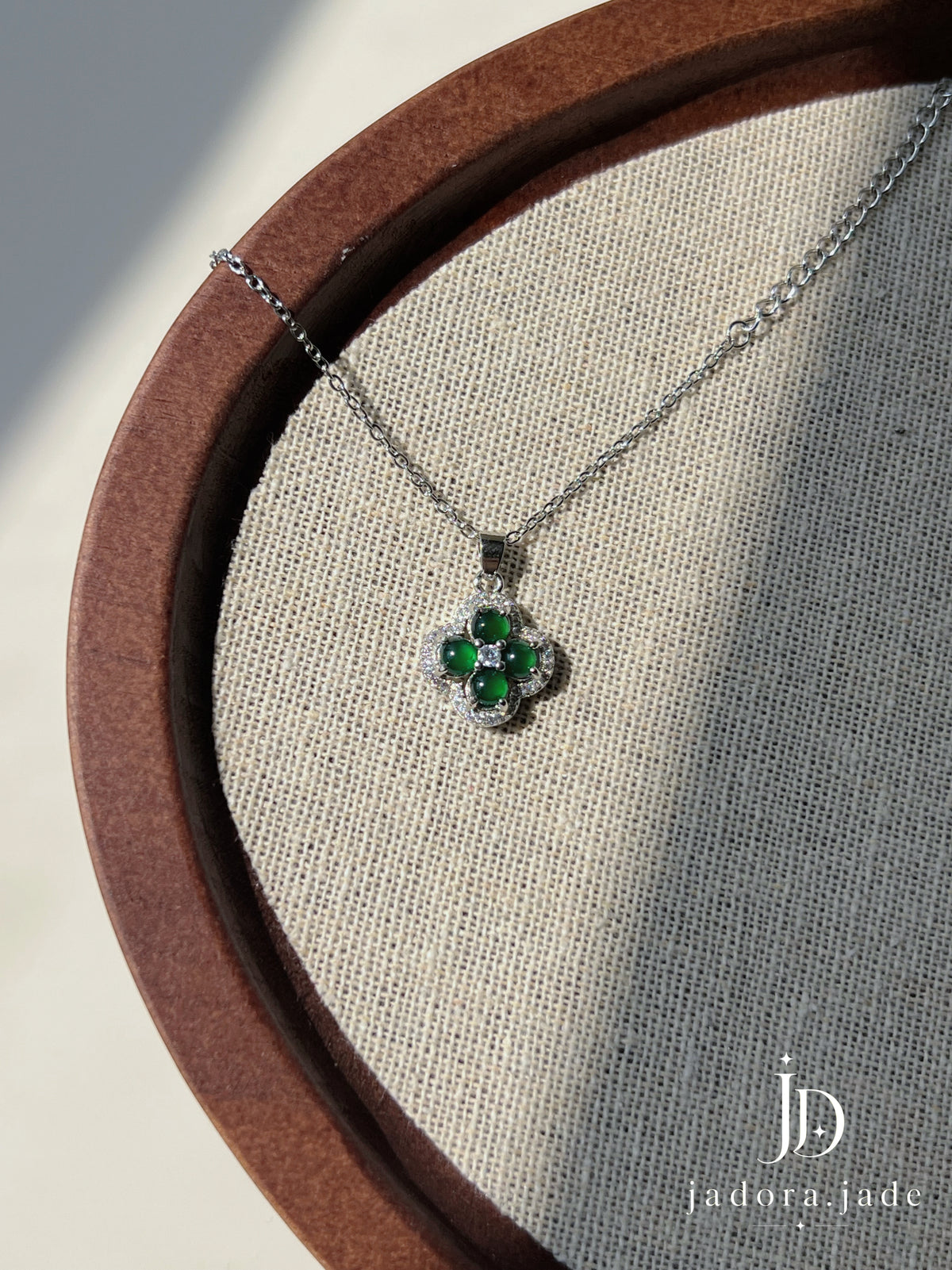 Lucky Green Clover Jade Pendant | 幸运翠绿四叶草翡翠吊坠