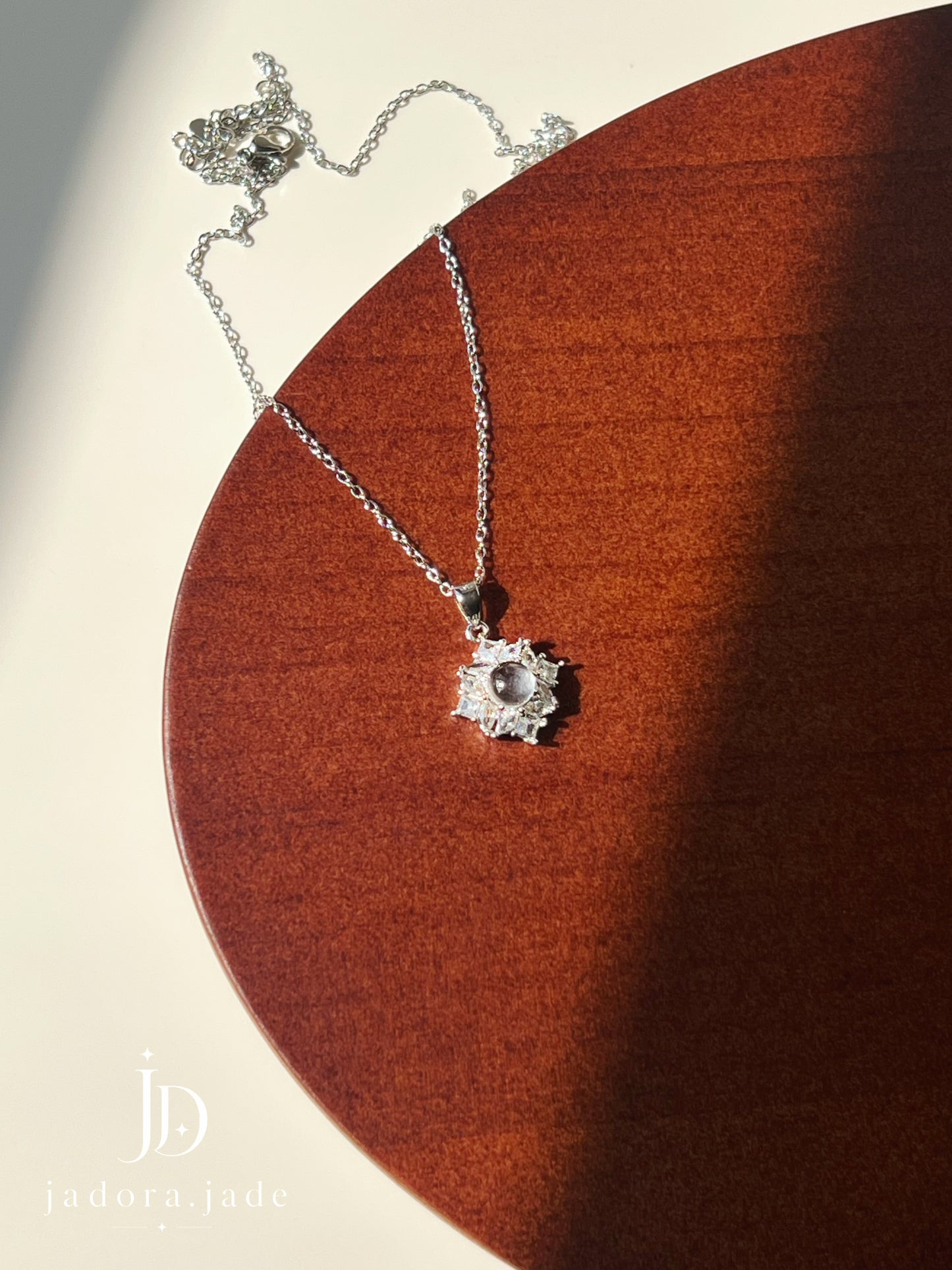 Morning Bloosom Jade Pendant | 晨花翡翠吊坠