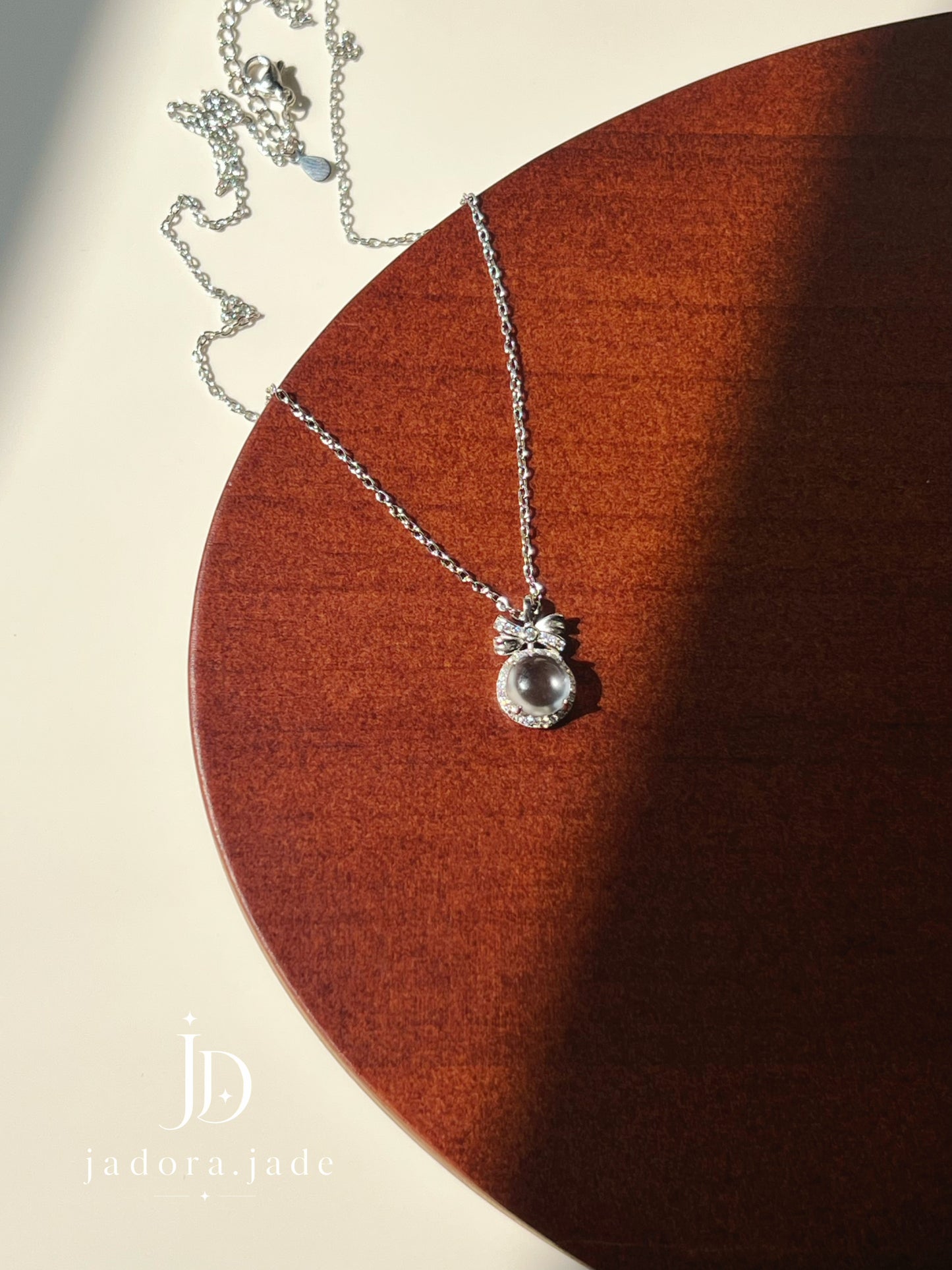 Clear Bow Cabochon Jade Pendant | 冰透蝴蝶结翡翠蛋面吊坠
