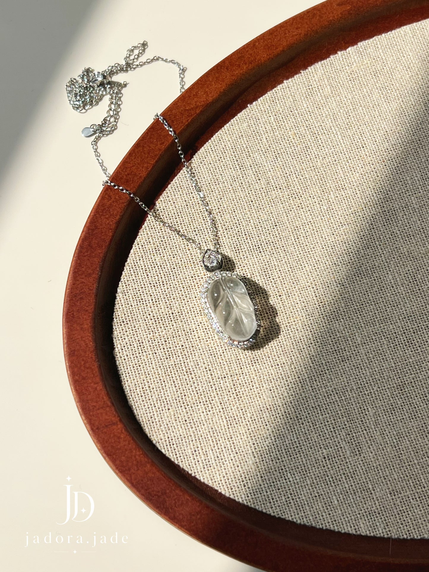 Leaf-Shaped Clear Jade Pendant | 冰透叶形翡翠吊坠