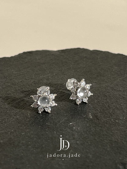 Morning Blossom Jade Earring | 晨花翡翠耳环