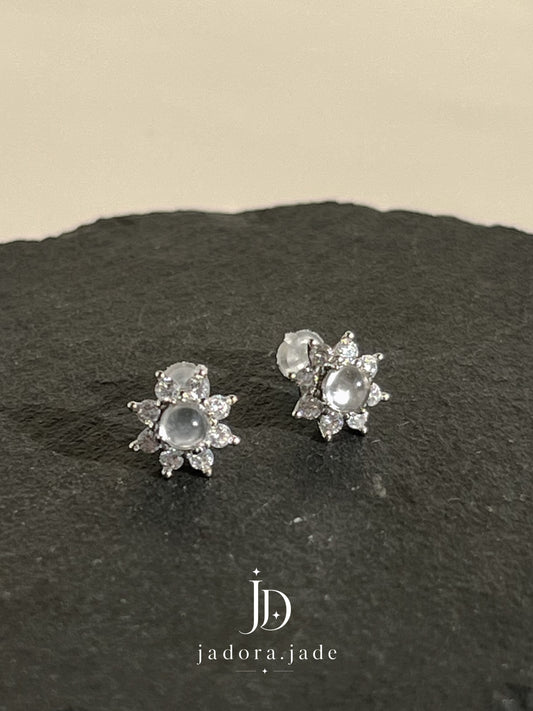 Morning Blossom Jade Earring | 晨花翡翠耳环