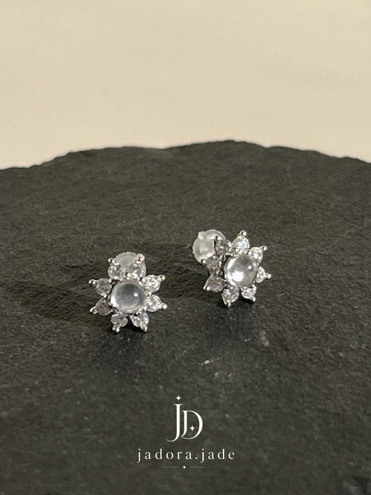 Morning Blossom Jade Earring | 晨花翡翠耳环