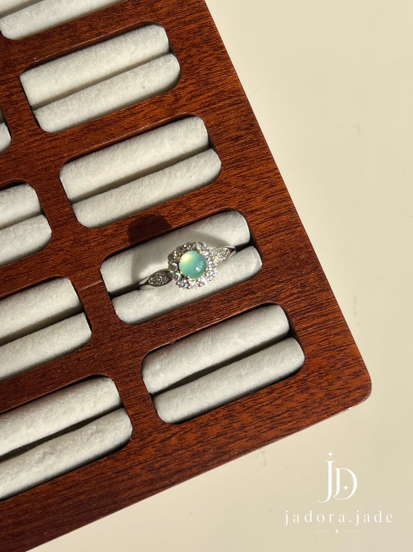Ethereal Square Cabochon Ring | 空灵方形翡翠蛋面戒指