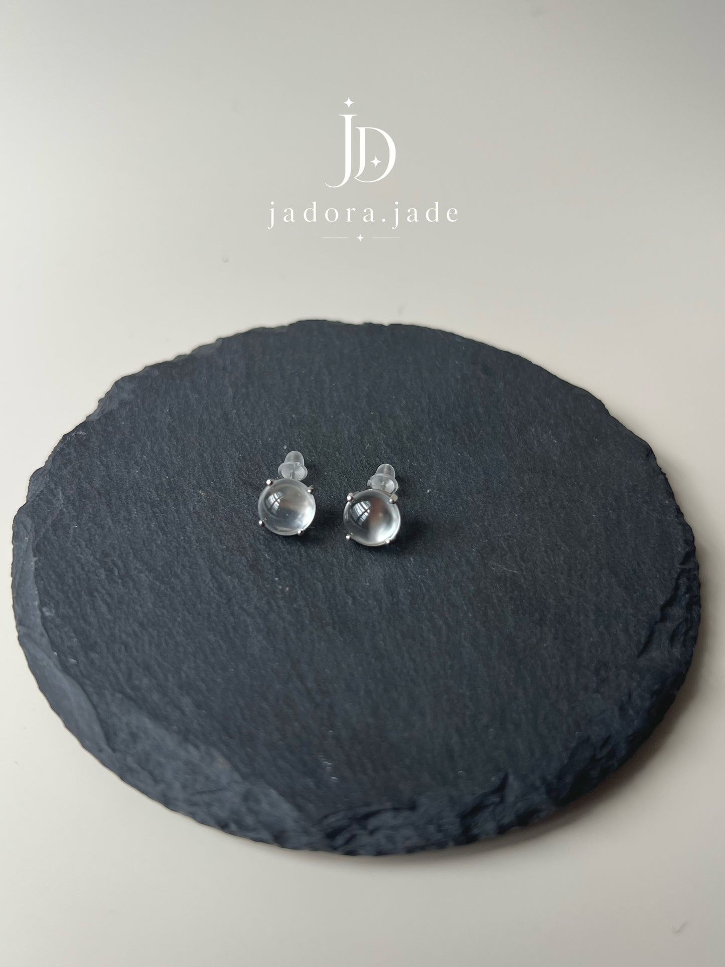 Clear Cabochon Earring | 冰透翡翠蛋面耳环