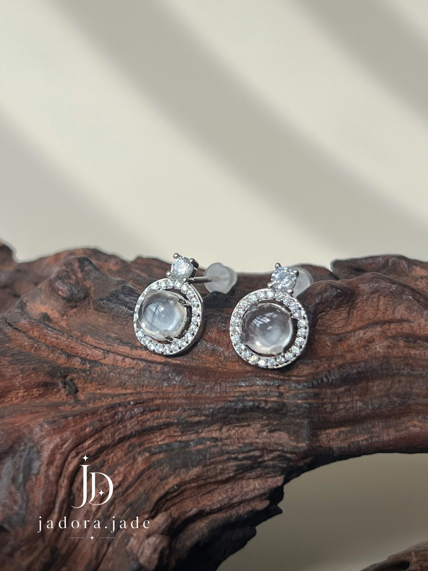 Crystal Mist Cabochon Earring | 晶雾翡翠蛋面耳环