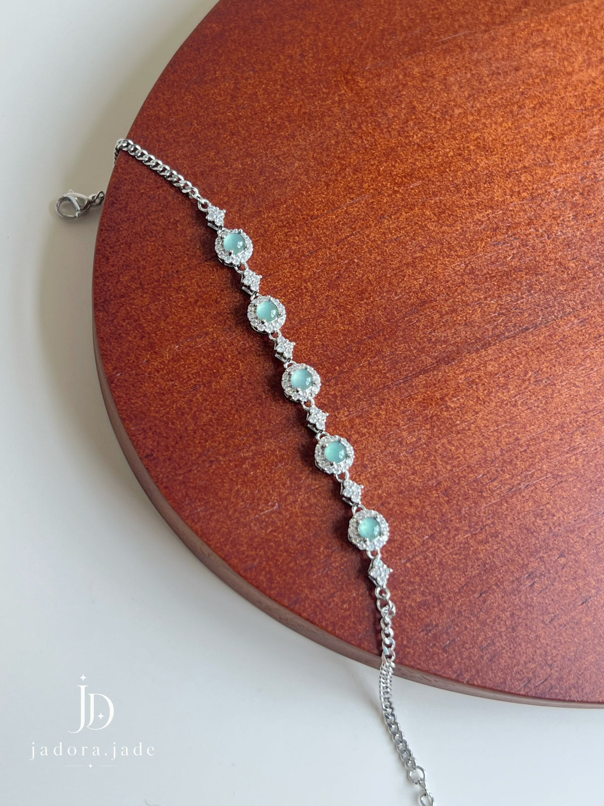 Classic Ice Blue Cabochon Bracelet | 经典冰蓝翡翠蛋面手链