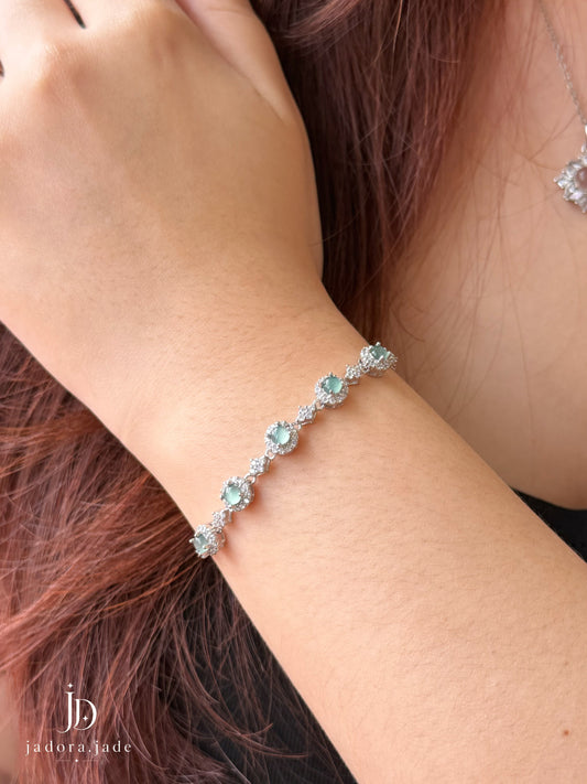 Classic Ice Blue Cabochon Bracelet | 经典冰蓝翡翠蛋面手链
