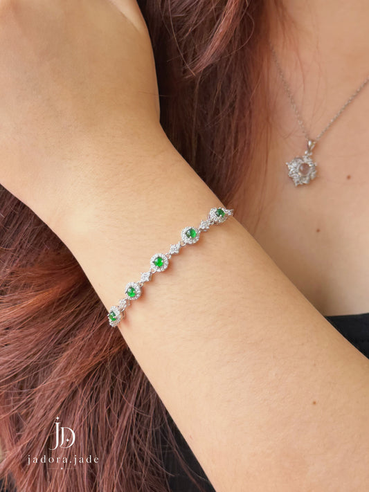 Classic Emerald Green Cabochon Bracelet | 经典翡翠绿蛋面手链