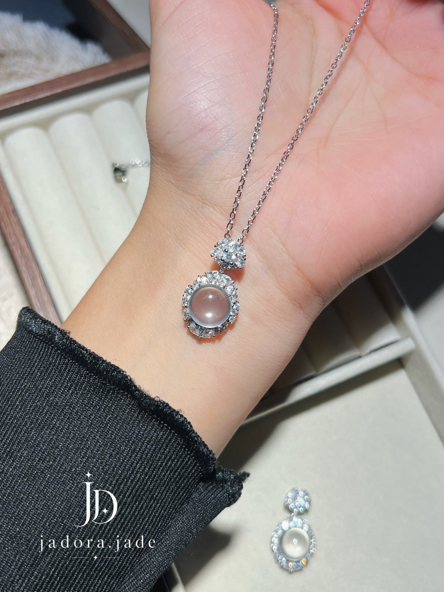 Aurora Drop Pendant | 极光垂坠翡翠吊坠