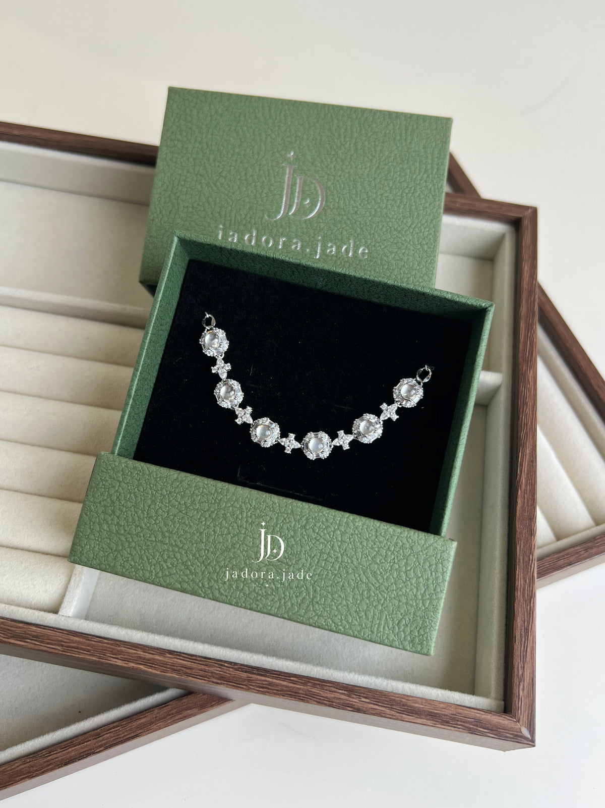 Summer Clear Cabochon Jade Bracelet | 夏日冰透翡翠蛋面手链