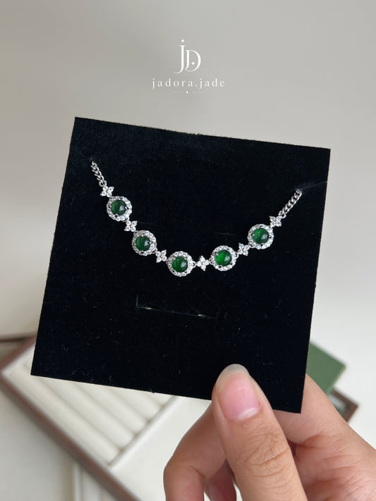 Signature Emerald Green Cabochon Bracelet | 臻选翡翠绿蛋面手链